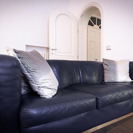 Como Design Apartment - Bymyhomeinコモ エクステリア 写真